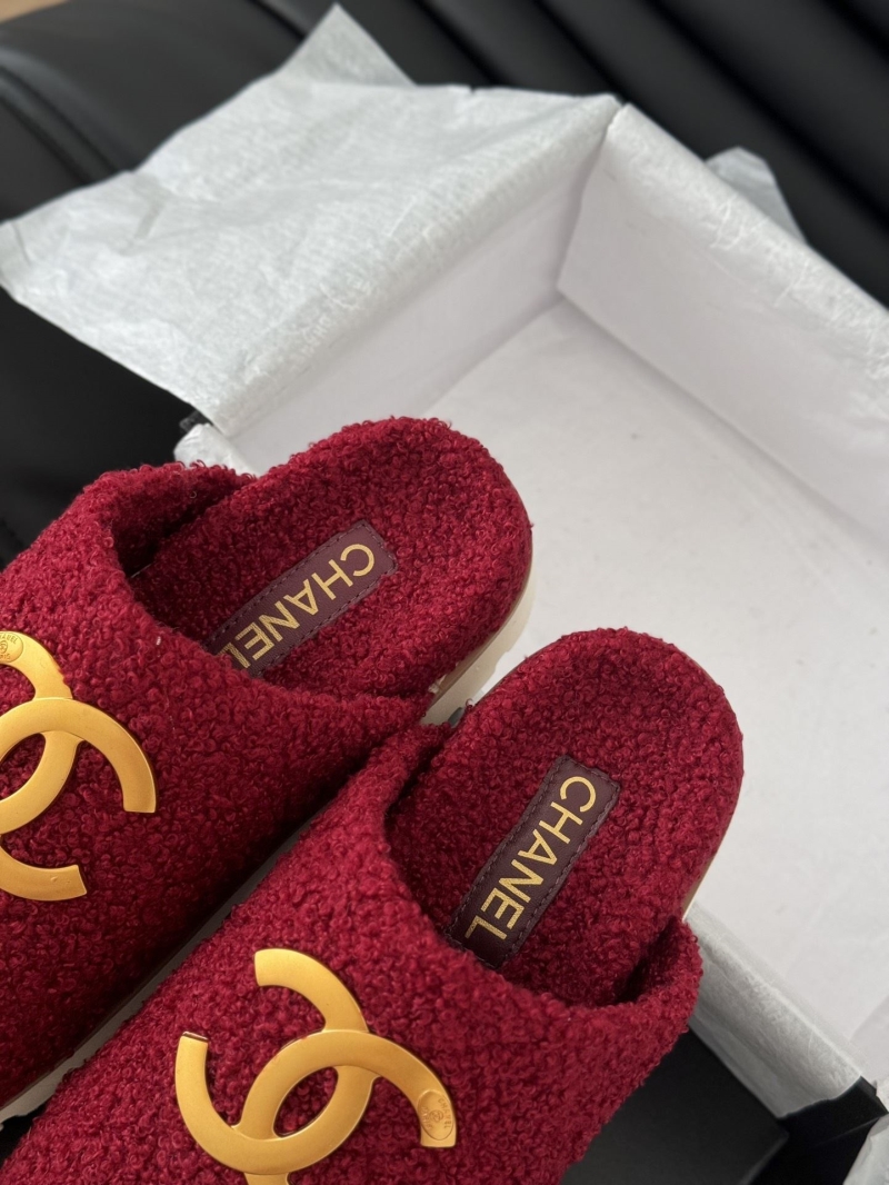 Ch**el slippers
